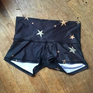 Teeki shorts size small